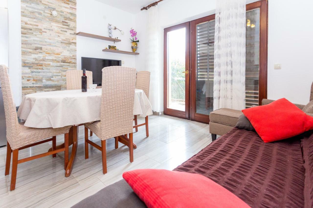 Apartments Iva Brstilo Omis Exterior photo